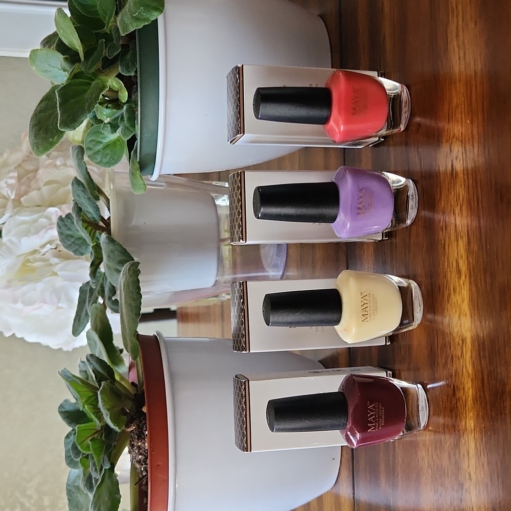 Maya Nail Lacquer Polish